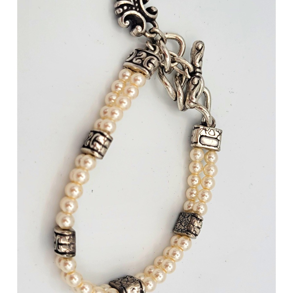 White Round Pearl Beaded Bracelet w/Silver-Tone Spacers Toggle Dangle Charm